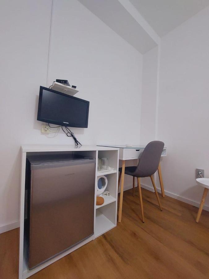 Vinko Rooms Primošten Exterior foto